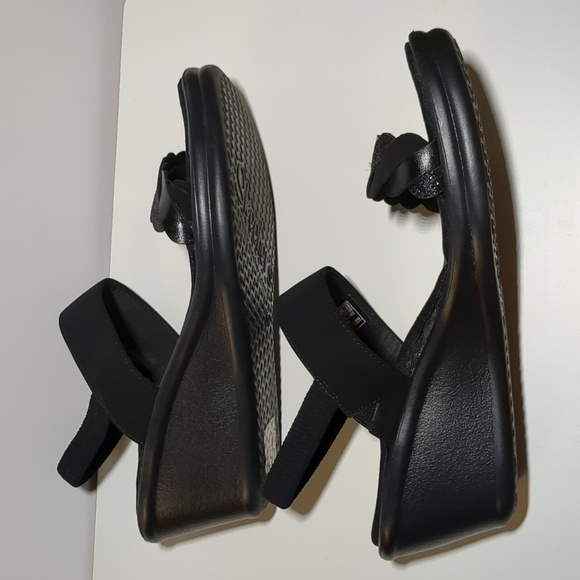 Skechers Black Sparkly Wedge Sandals - Picture 10 of 13